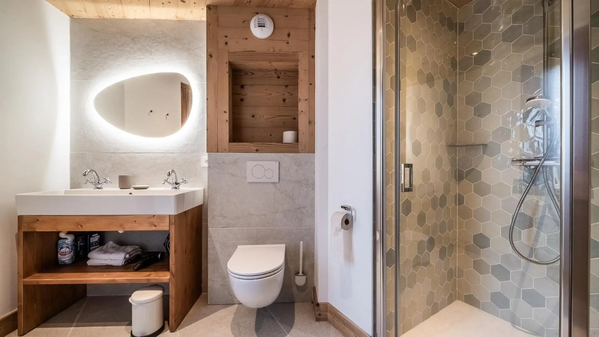Chalet Pascal A101: 3 Chambres + Cabine Neuf Pour 8 Personnes Morzine 0*,  France