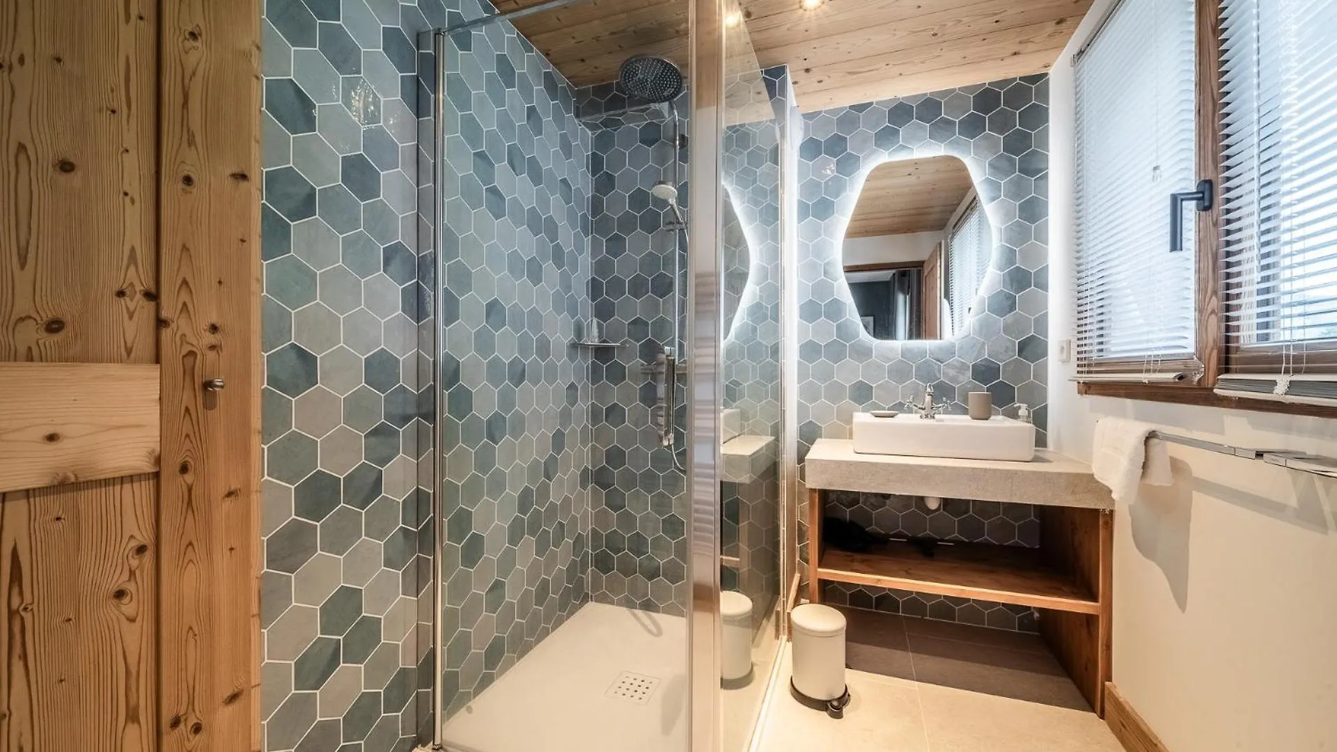 Chalet Pascal A101: 3 Chambres + Cabine Neuf Pour 8 Personnes Morzine Apartment